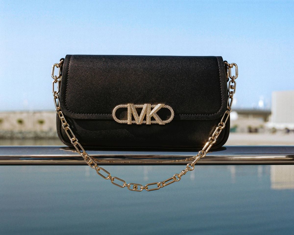 ماذا في مجموعة رمضان المميزة من مايكل كورس؟