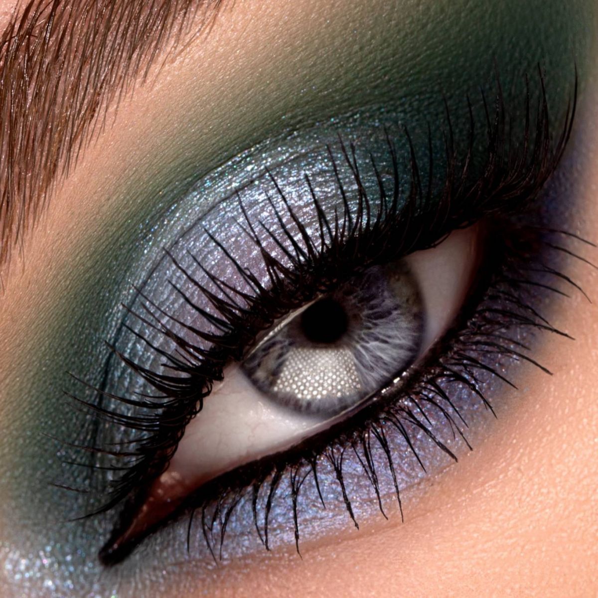 لجمال عينيك... إليك ظلال العيون MTHRSHP MEGA من مجموعة CELESTIAL NIRVANA