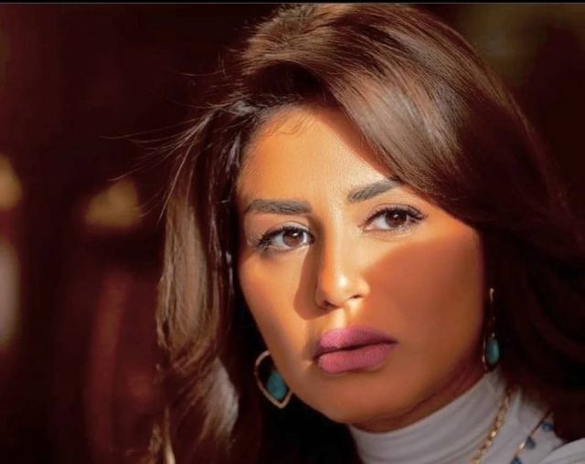 بالفيديو - منة فضالي تردّ على منتقدي استخدامها 