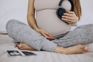 استماع الحامل للموسيقى يساعد مولودها على النطق