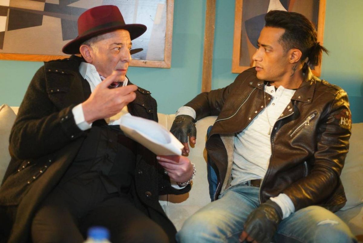 بالمستندات - ابنة محمود حميدة تثير أزمة بسبب ترتيب الأسماء في 