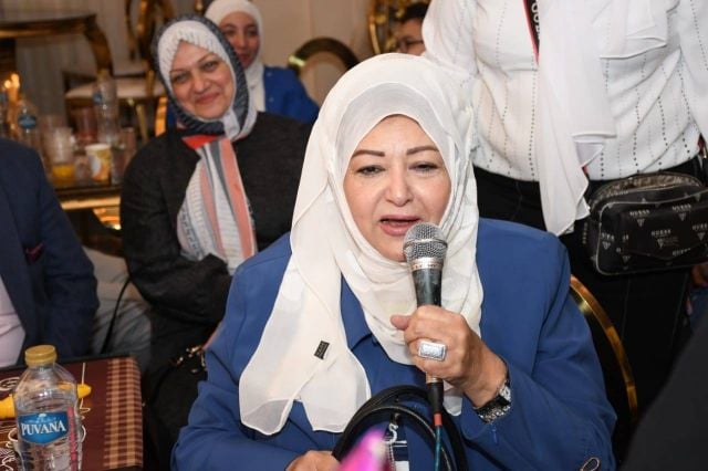 بالصور- عفاف شعيب تقيم مأدبة إفطار للأطفال الأيتام