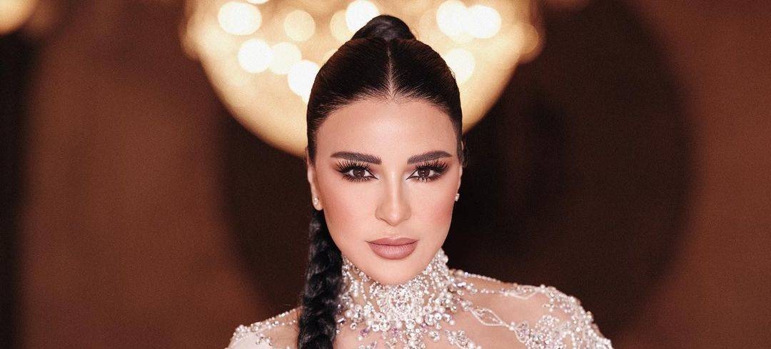 ماغي بو غصن تأسر القلوب بإطلالتها الفخمة في إفطار رمضاني