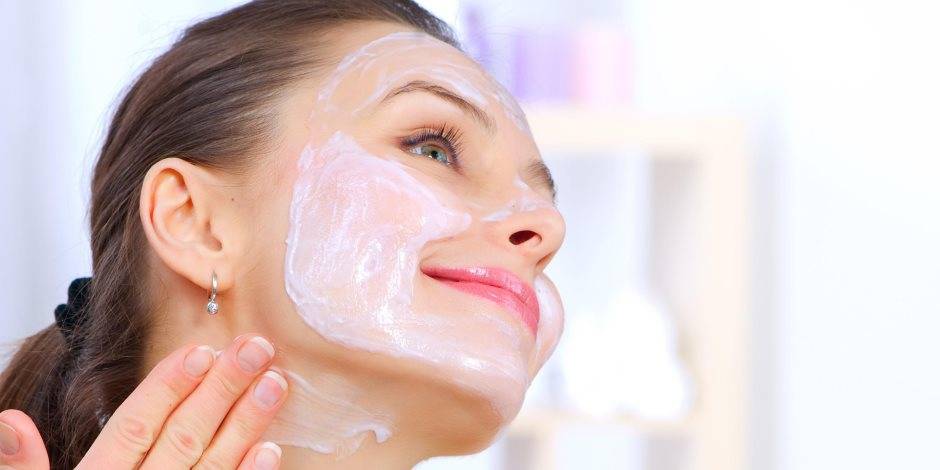 نصائح لإخفاء عيوب البشرة قبل العيد