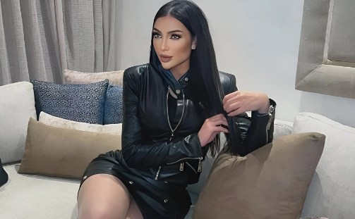 دنيا بطمة بالأسود الجريء و