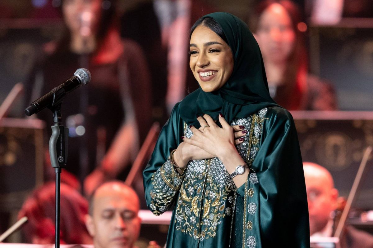 السعودية زينة عماد تتصدّر 