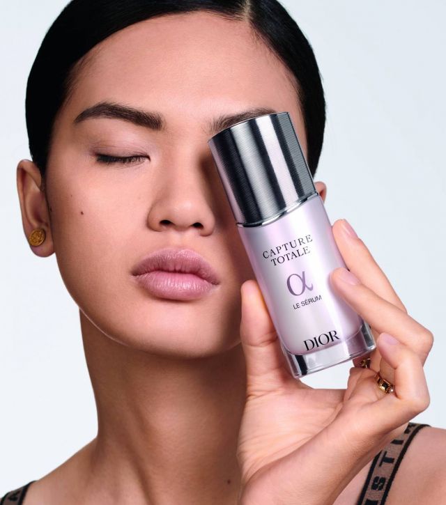 Dior CAPTURE TOTALE Le Serum تجديد البشرة واستعادة شبابها