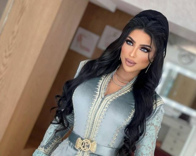 هكذا تلفتين الأنظار بالحزام على طريقة النجمات