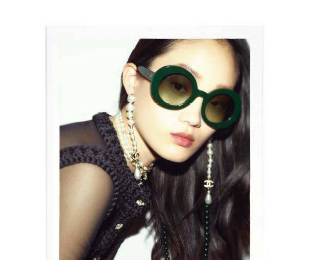 CHANEL تطلق حملة إعلانية مميزة لمجموعة نظّارات لعام 2023