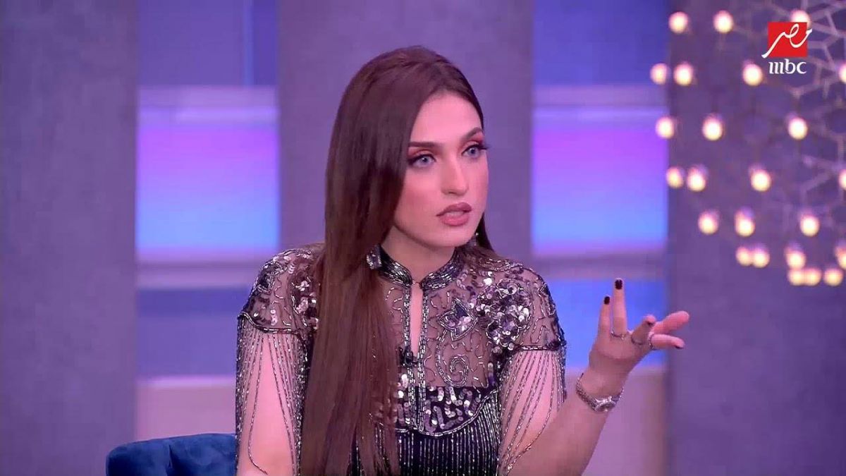 ياسمين عز تهاجم 