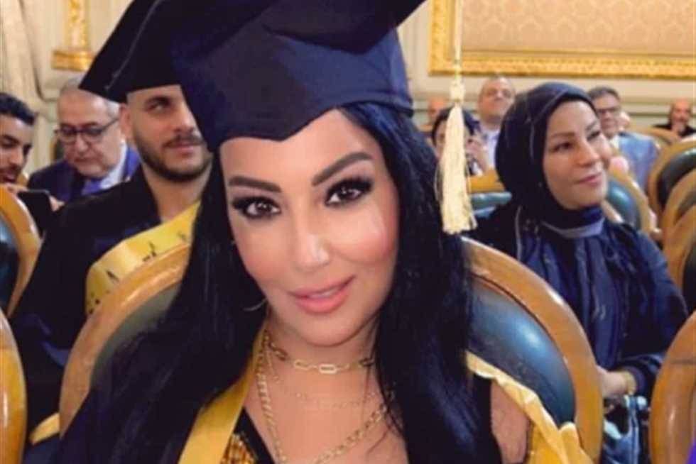 بالفيديو - سمية الخشاب في موقف محرج.. وطبيب شهير: 