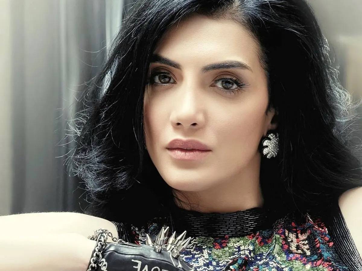 الردّ الأول من حورية فرغلي على عرض زواج بمهر مليون دولار