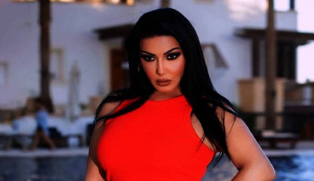 الجمهور يتفاعل بقوة مع سخرية سمية الخشاب من ملابس طليقها أحمد سعد