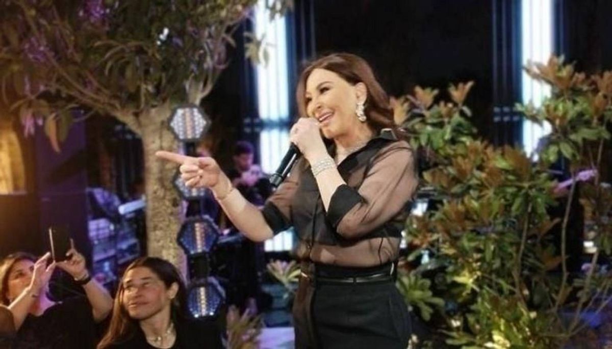 بالفيديو والصور - إطلالة متواضعة لإليسا في حفل خيري بمصر