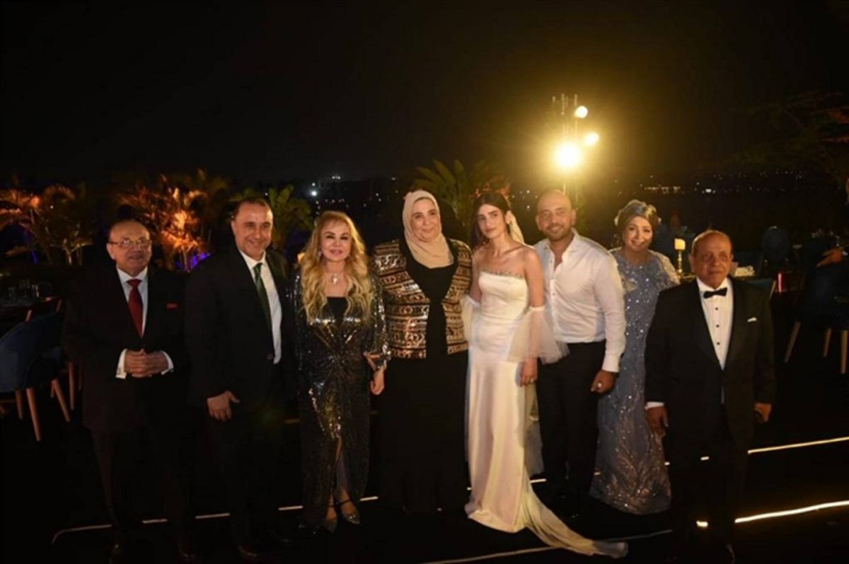 بالصور - نجوم الفن في حفل زفاف ابنة المخرج شكري أبو عميرة