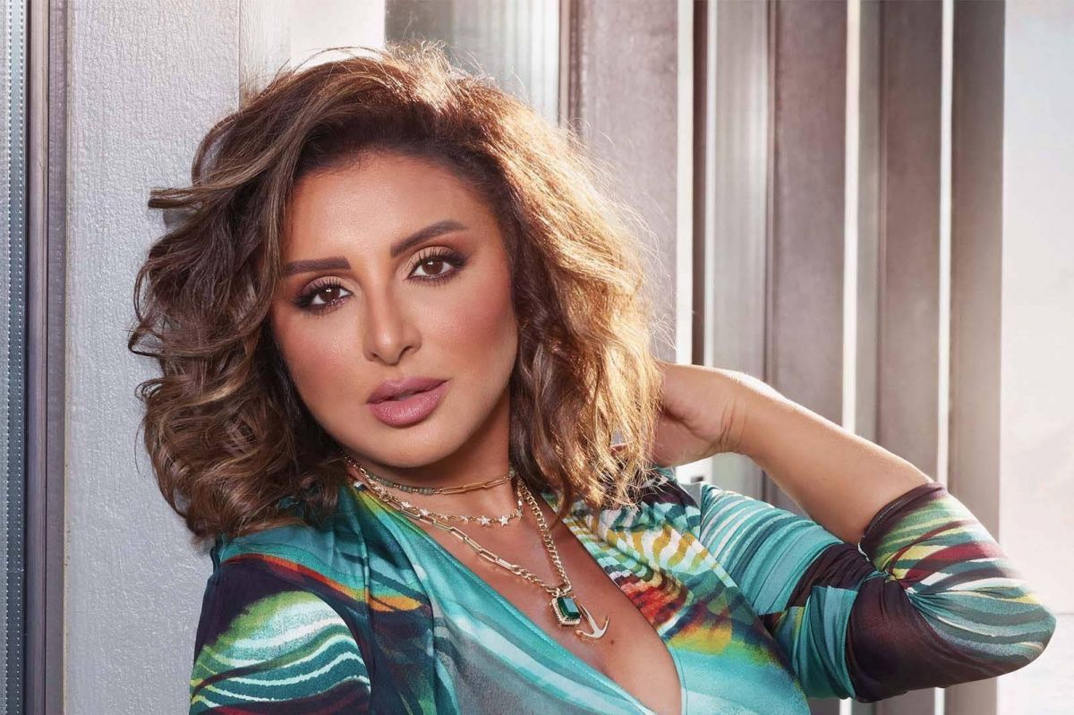 بالفيديو - أنغام تردّ على انتقادات تجاهلها لزينة عماد