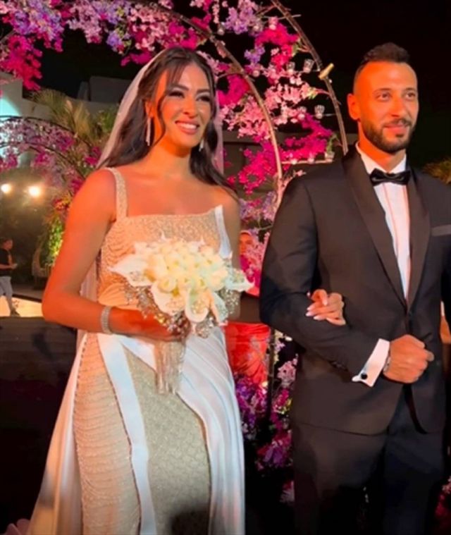 ميرنا نور الدين وعريسها عمر عطية