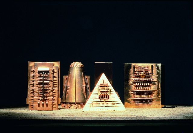 Arnaldo Pomodoro. Forme del mito, 1983. Ph. Carlo Orsi.  