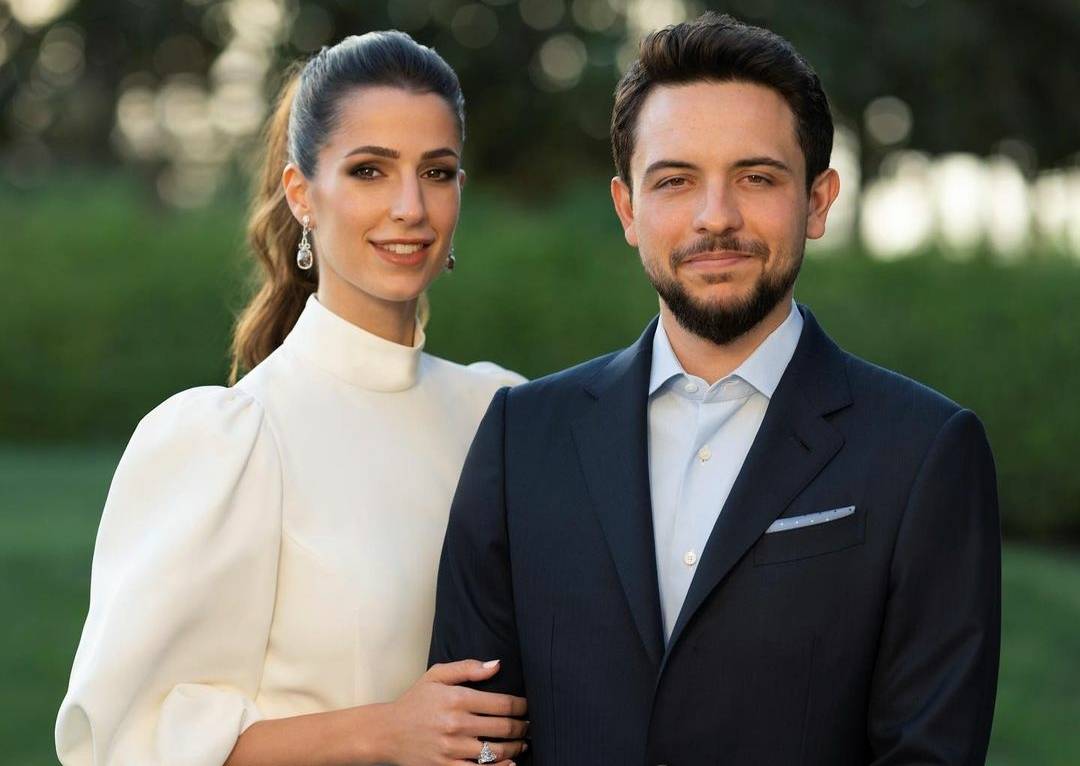 الكشف عن الشعار الخاص بزفاف ولي عهد الأردن واستخدام 