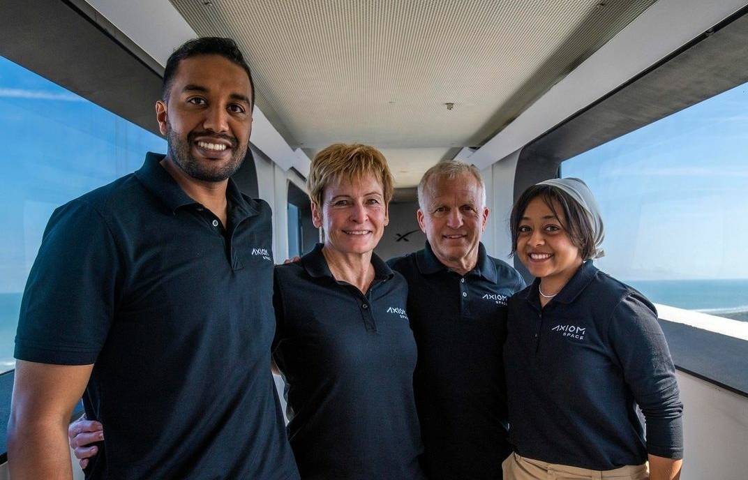 أول فيديو للرائدين السعوديين من الفضاء