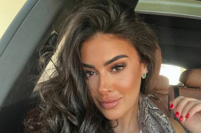 بالصور - ميرنا نور الدين تحتفل بعقد قرانها... ووسامة خطيبها حديث الجمهور