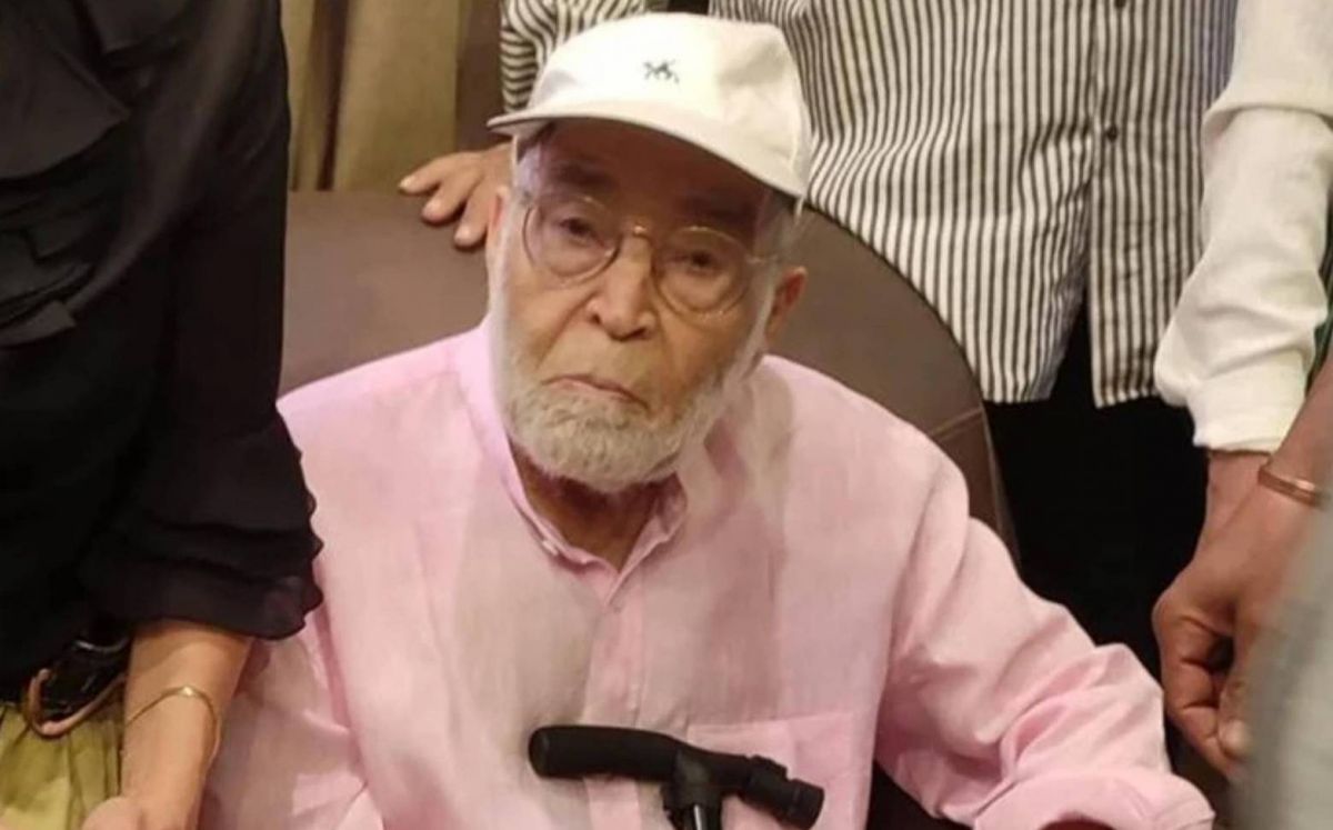 بالصور - حسن يوسف يتكئ على العكاز خلال تكريمه.. وهذا ما قاله عن عودة شمس البارودي للتمثيل