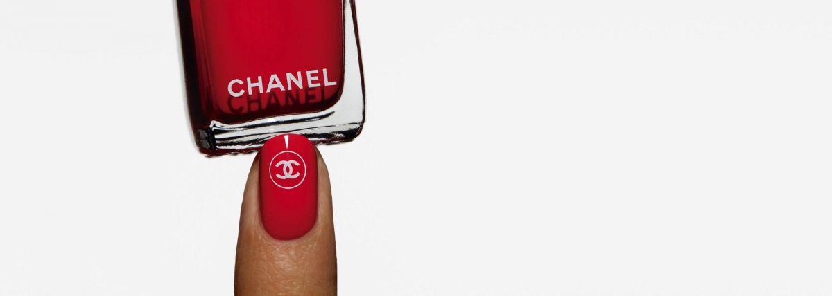 اظهري ألوانك الحقيقية مع مجموعة LE VERNIS 202 من CHANEL 