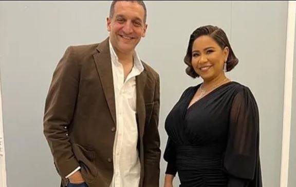 بالصور - بعد تخليه عنها.. مدير أعمال شيرين السابق يتعاقد مع هذه النجمة