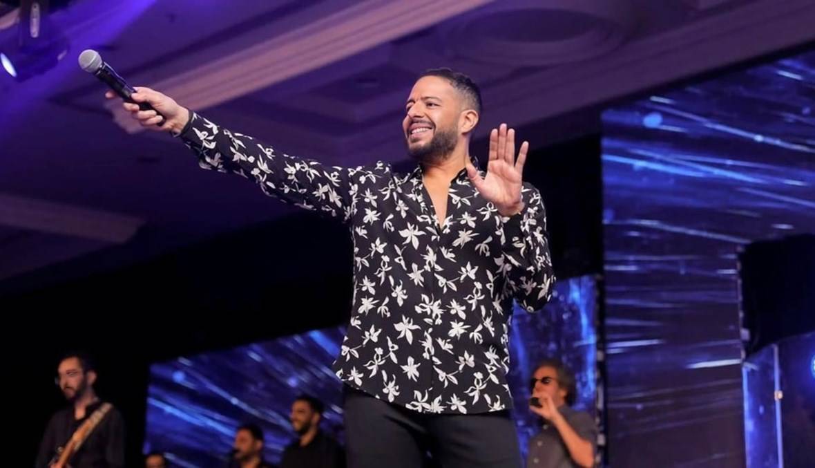 بالصور - محمد حماقي يحتفل بالعيد بحفل ضخم في الكويت