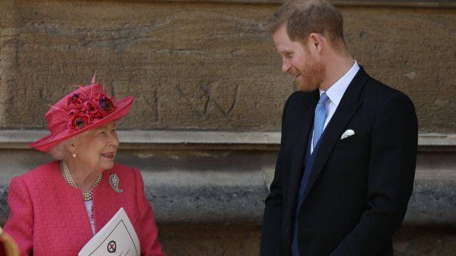 اتّهامات تلاحق الأمير هاري بشأن جدّته الملكة إليزابيث
