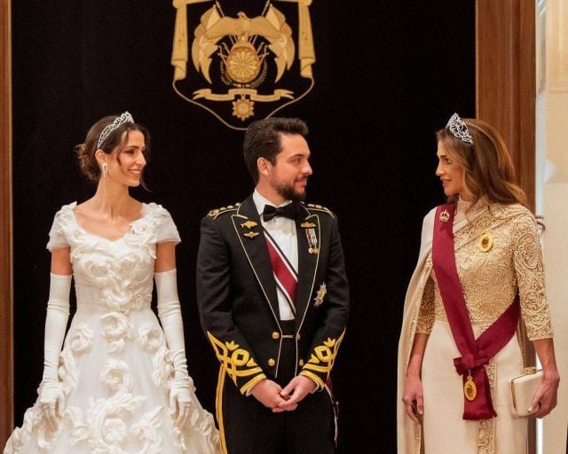 الملكة رانيا تُحدث بلبلة بفيديو لأولادها في زفاف الأمير الحسين