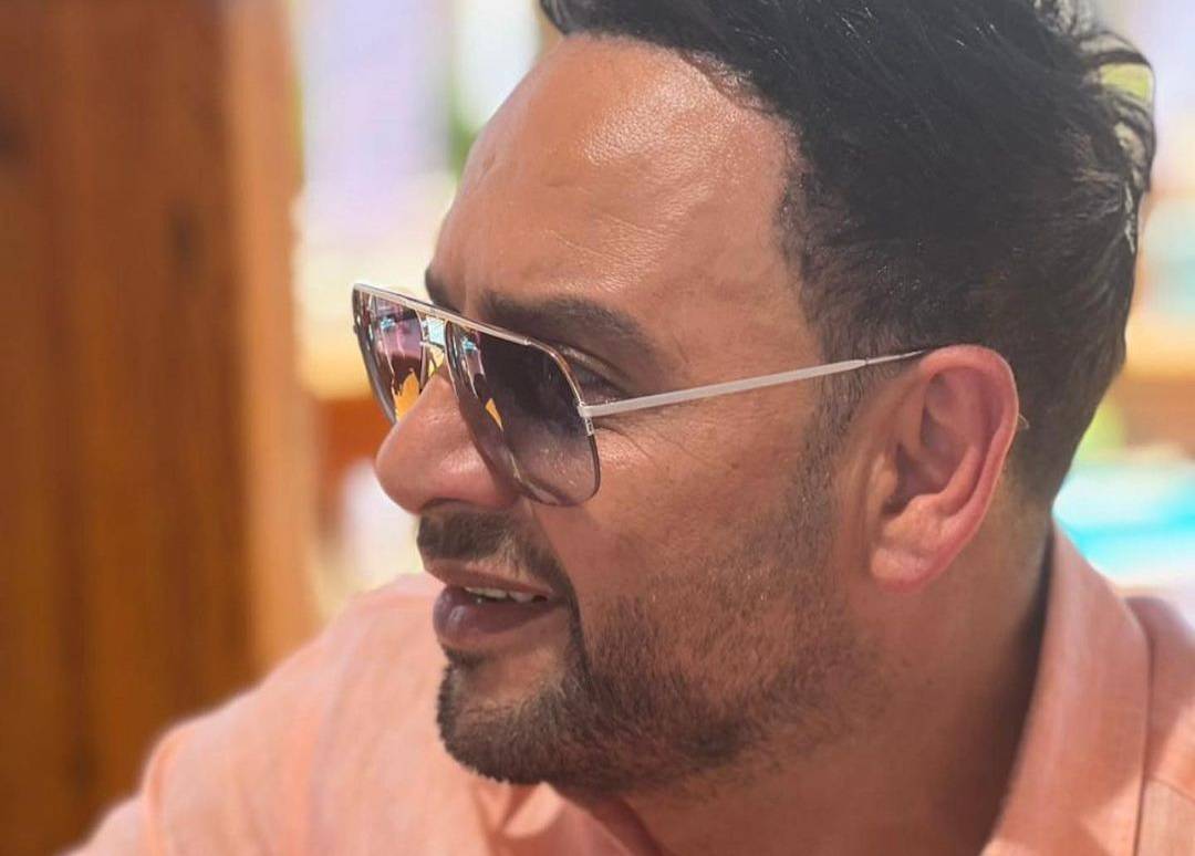 بالفيديو - مفاجأة غير متوقعة من مصطفى قمر بشأن 