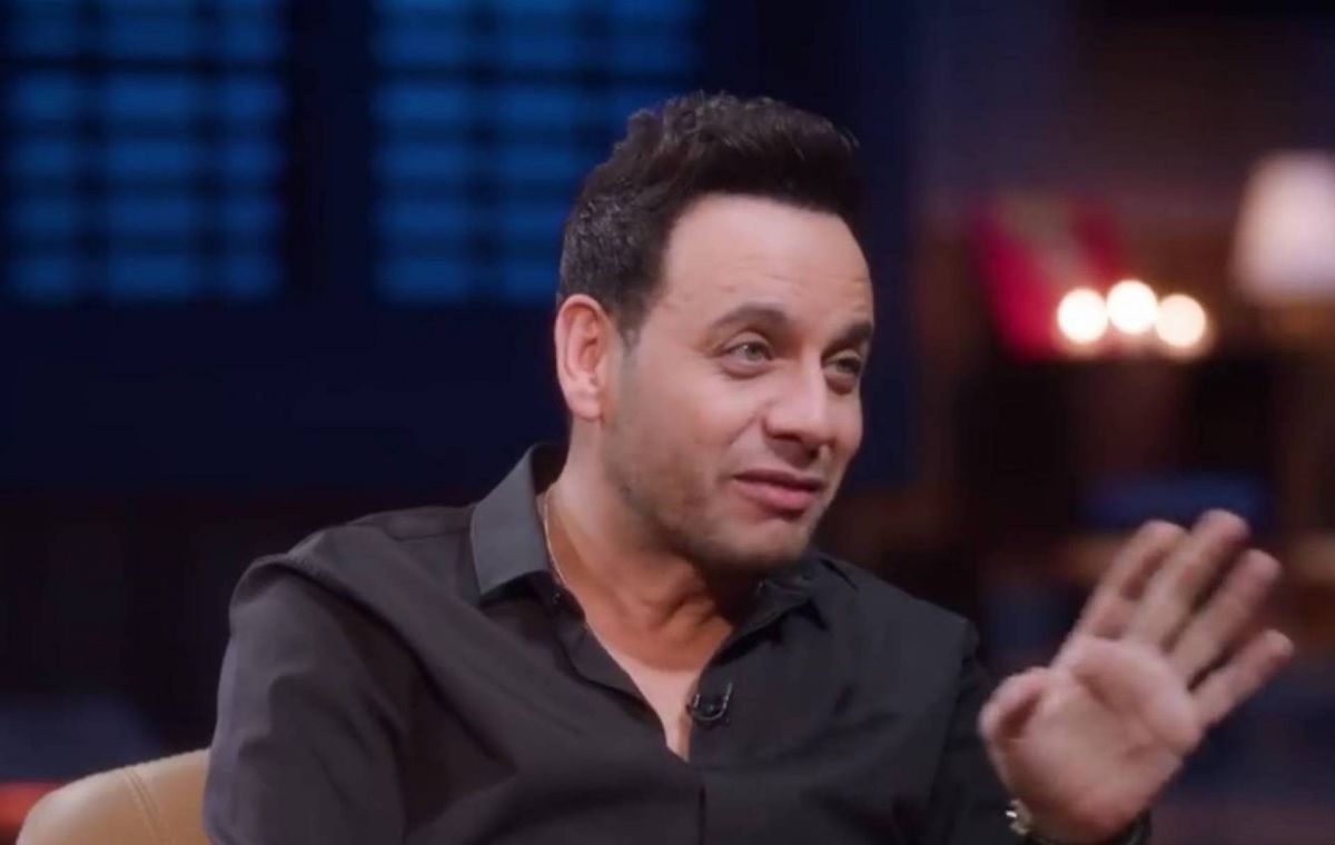 مصطفى قمر يمازح خالد سرحان بعد اعتذاره عن ضربه بالخطأ