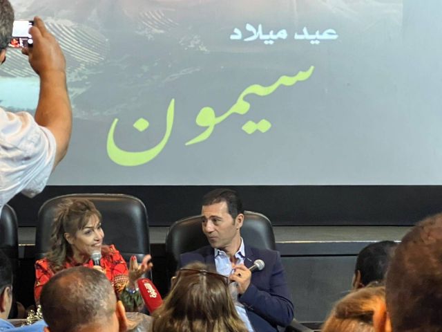 سيمون تحتفل بعيد ميلادها 