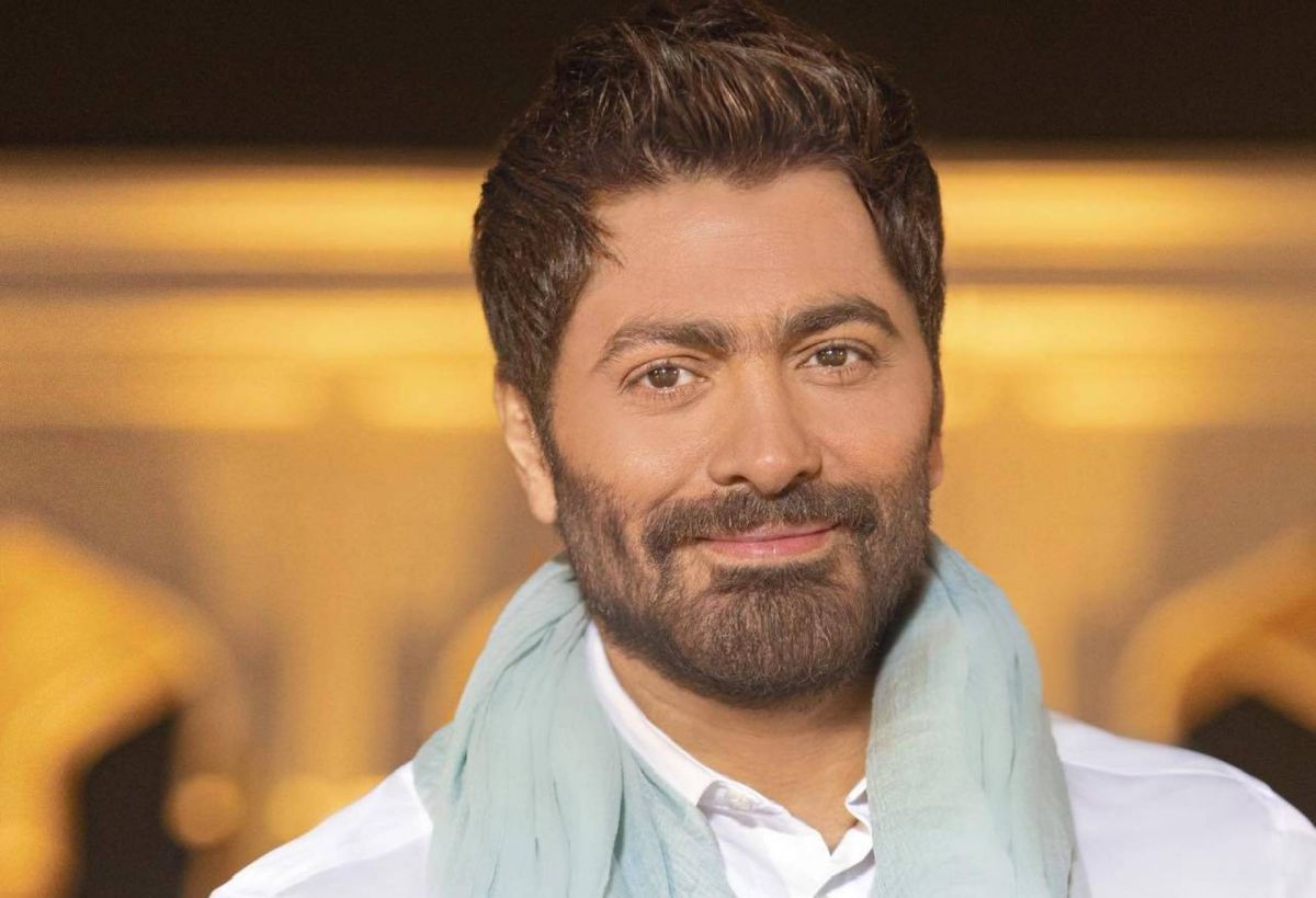 تامر حسني يدعم مطرباً شاباً بعد ظهوره ببرنامج تلفزيوني