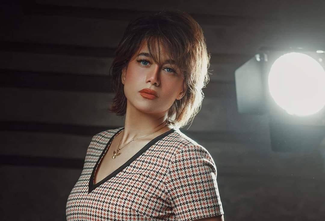 راندا عبد السلام تعلن إنصاف القضاء لها في قضية ابتزازها بصور خادشة