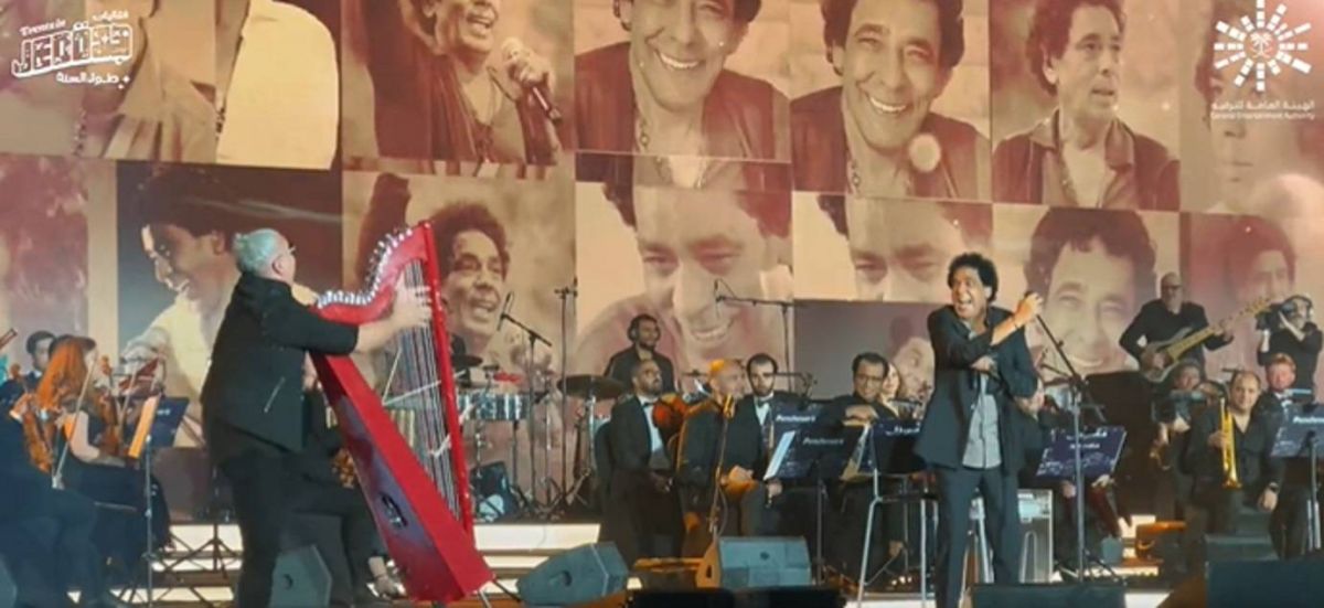 بالصور- محمد منير يحيي حفل 