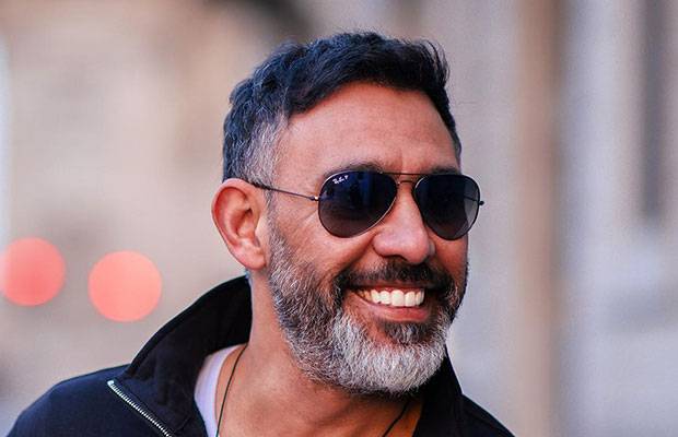 عمرو مصطفى يعلق بطريقته على تحذير 