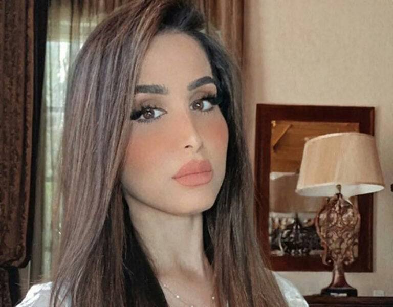 هند القحطاني توثّق بفيديو ردّ فعل أولادها بعد إبلاغهم بوجود ورم في صدرها