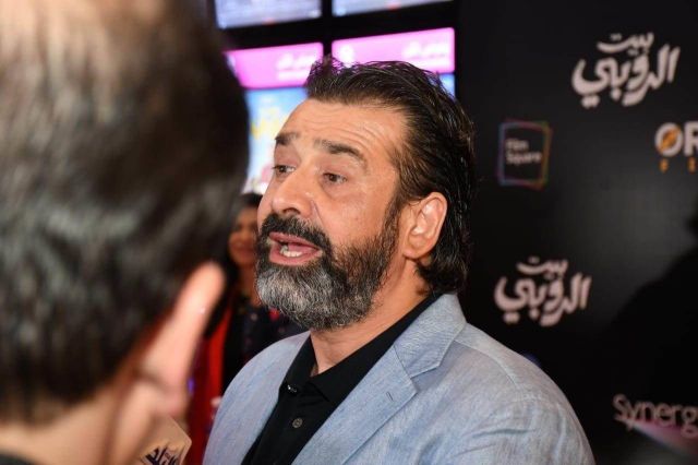 بالفيديو والصور - كريم عبد العزيز يحتفل بإطلاق 