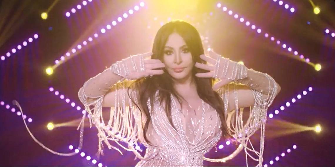 إليسا تردّ على طريقتها وتتصدر بـ