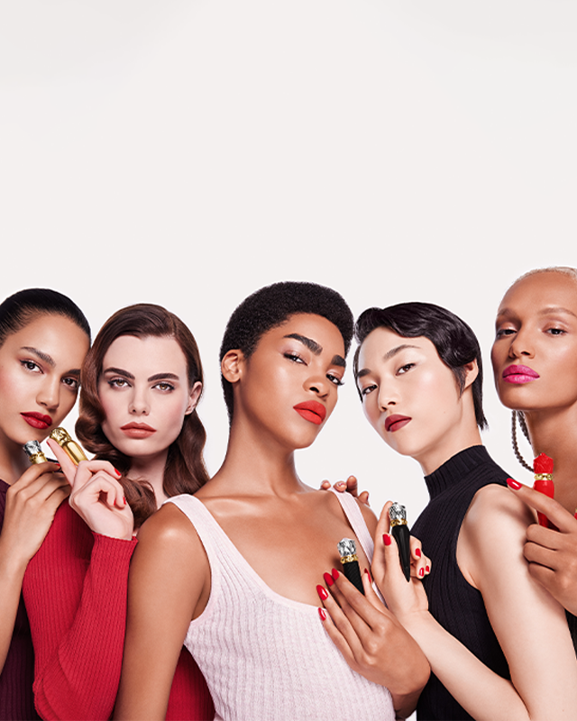 Christian Louboutin تطلق إصداراً جديداً من مجموعة أحمر الشفاه ON THE GO