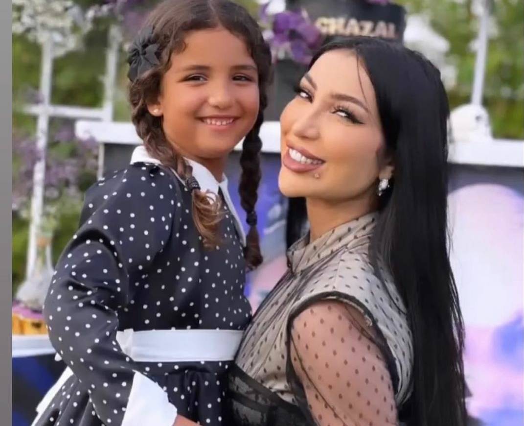 بالفيديو - دنيا بطمة تحتفل بطريقة غريبة بميلاد ابنتها