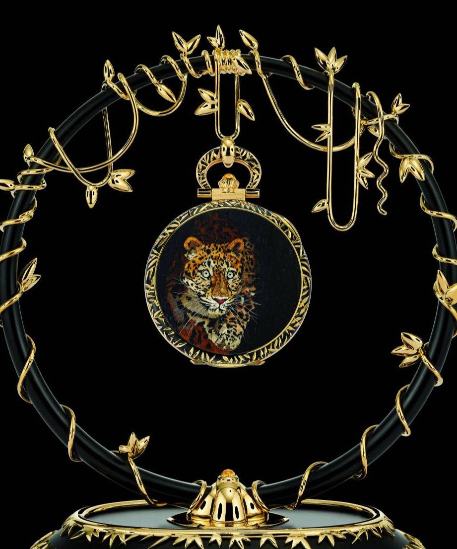 Patek Philippe Leopard.. ساعة جيب من الذهب الأصفر مع حجر ياقوت