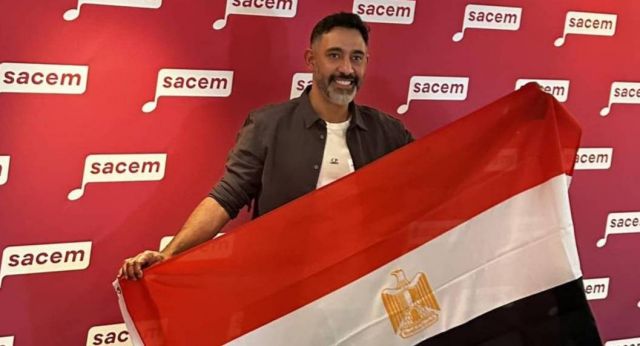 بالفيديو - تكريم عمرو مصطفى من جمعية المؤلفين والملحنين العالمية... هذا ما فعله