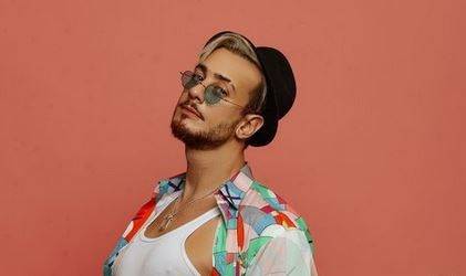 بالصور - سعد لمجرد يستكمل حياته بشكل طبيعي ووسامته حديث الجمهور