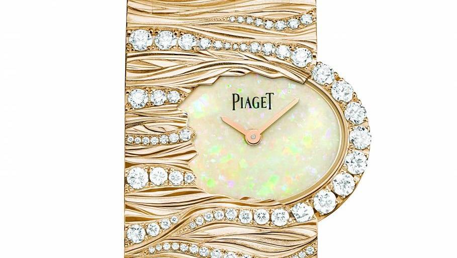 ساعة ذهبية راقية ومنحوتة بدقة من Piaget