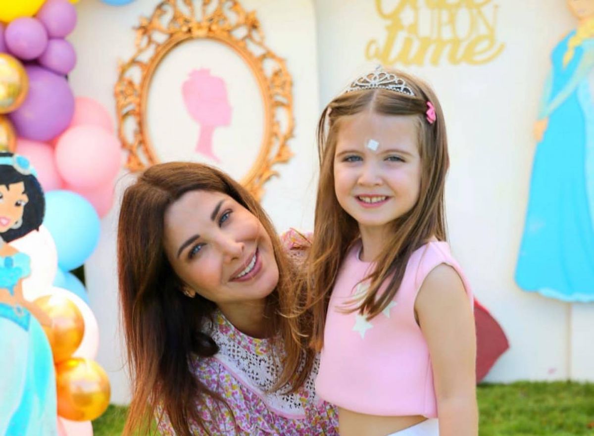 نانسي عجرم حديث الجمهور بفيديو جديد مع ابنتها الصغيرة