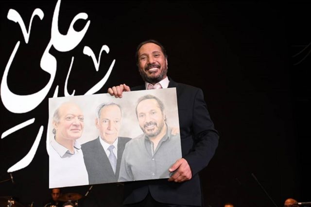 علي الحجار يرفع صورة له مع والده وشقيقه أحمد