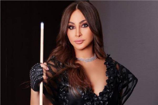 إليسا حديث الجمهور بفيديو عفوي... هكذا رقصت في كواليس حفلها